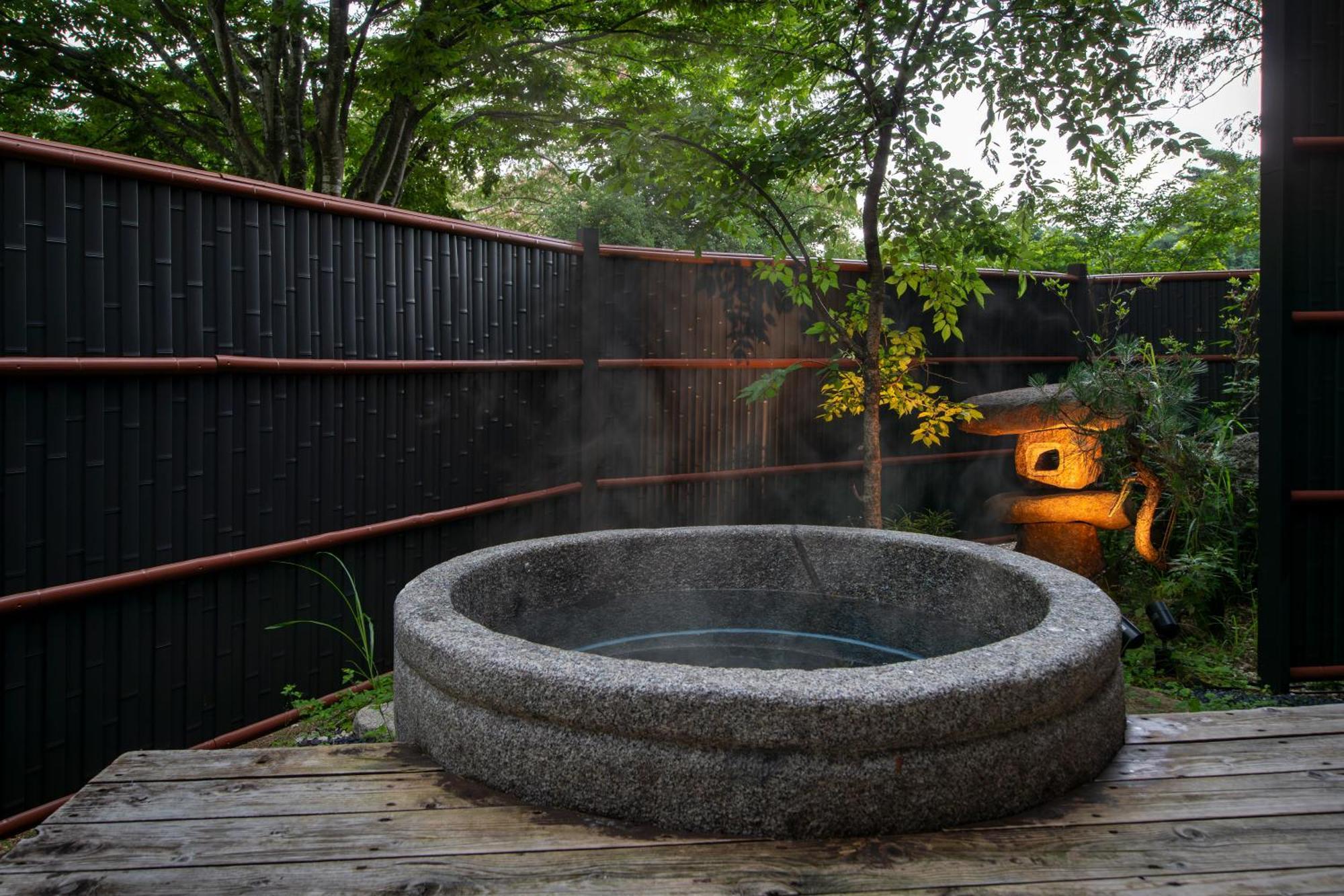 Bself Fuji Onsen Villa Fujiyoshida Eksteriør bilde